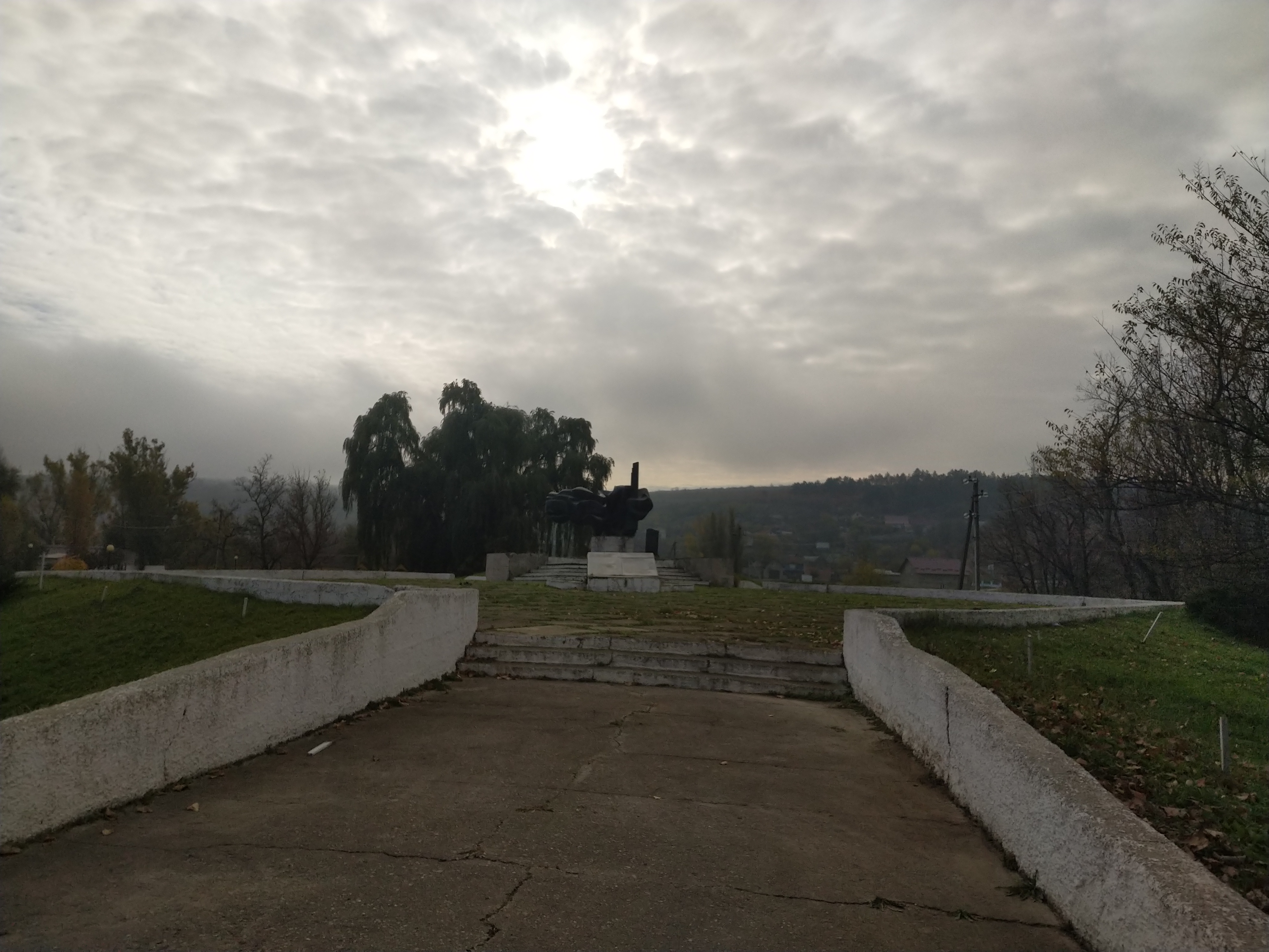 MD, Район Criuleni, Satul Hrusova, Monument Eroilor