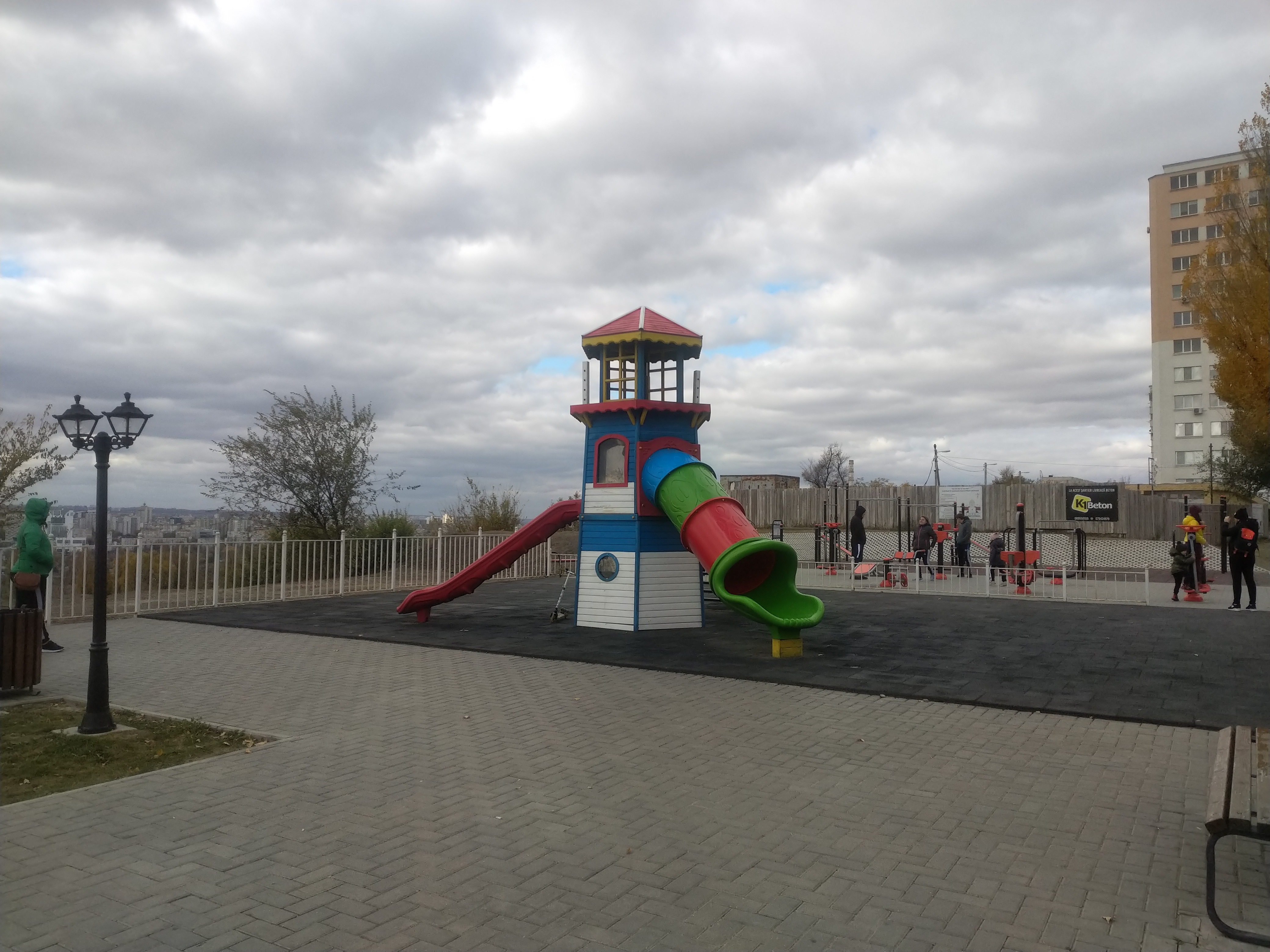 MD, Orasul Chisinau, Teren de joacă pentru copii Maria Dragan