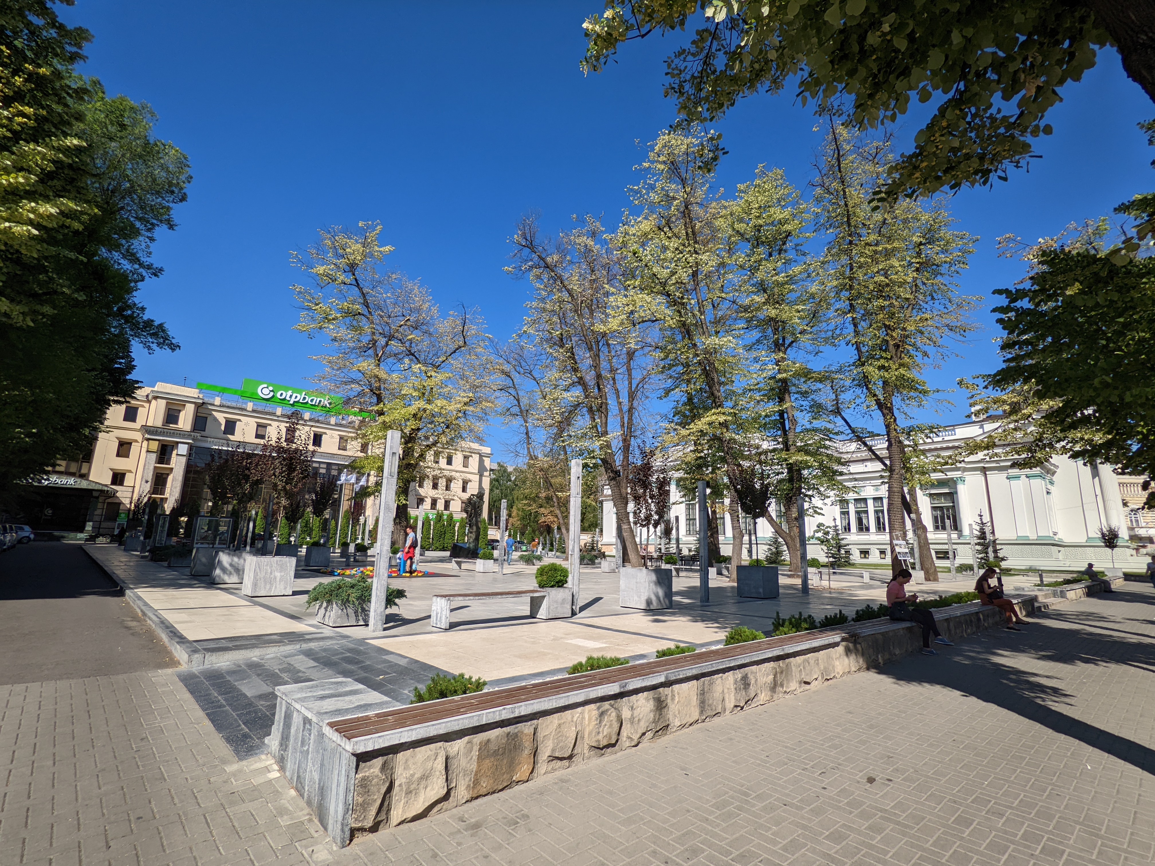 MD, Orasul Chisinau, Scuarul Mihai Eminescu după renovare