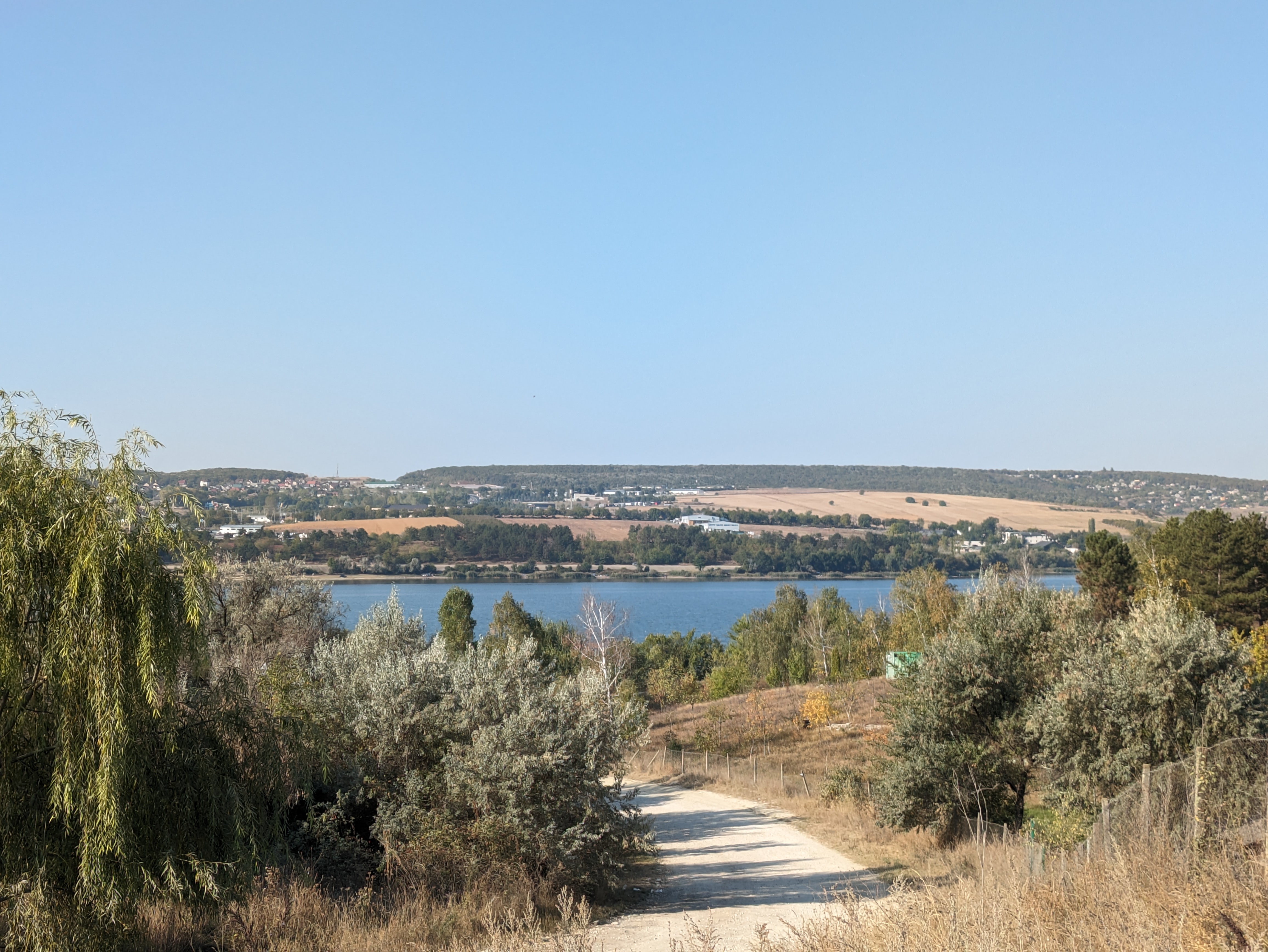 MD, Orasul Ialoveni, Vedere spre lacul de la Danceni