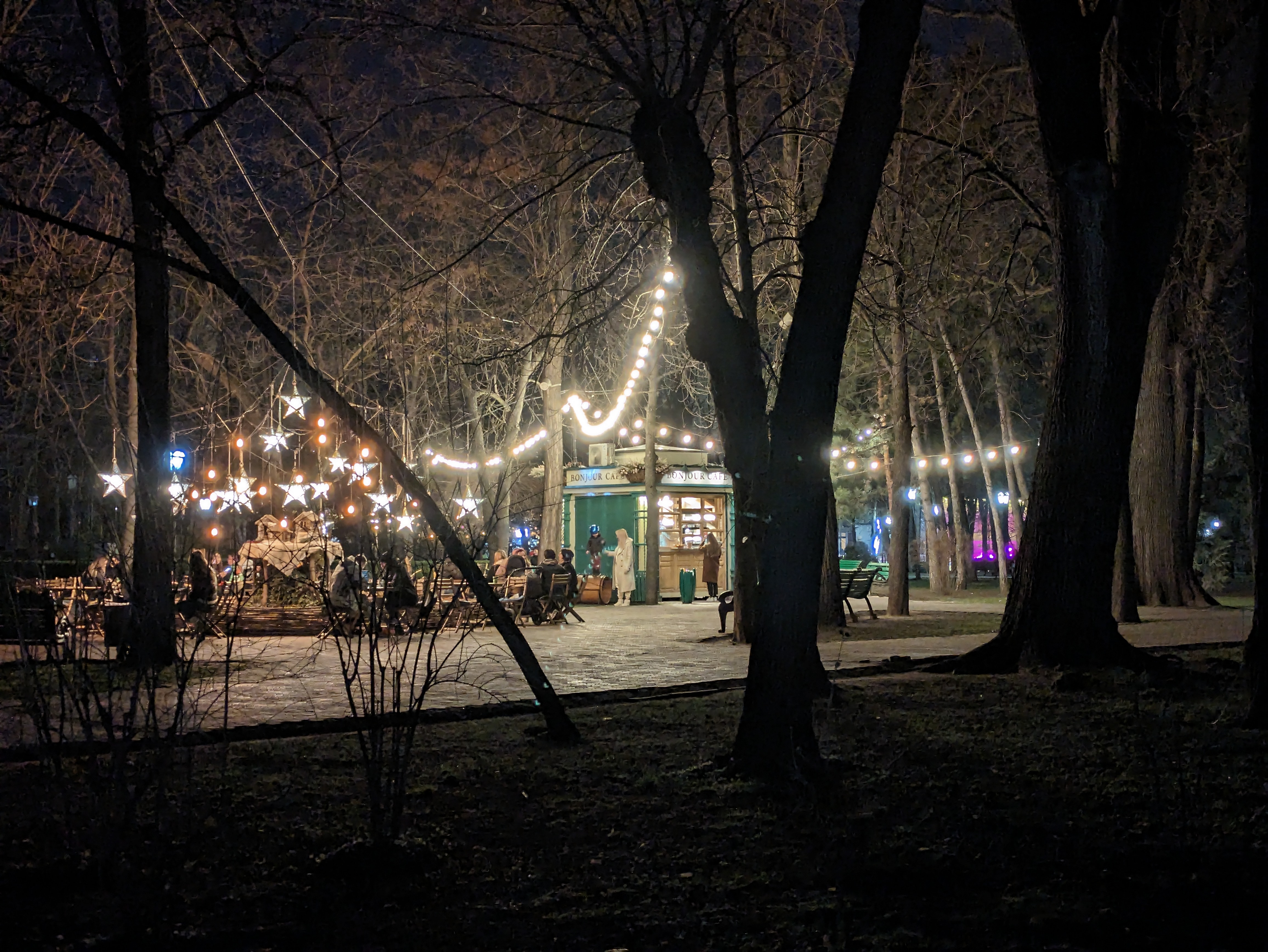 MD, Orasul Chisinau, Parcul central Stefan cel Mare seara