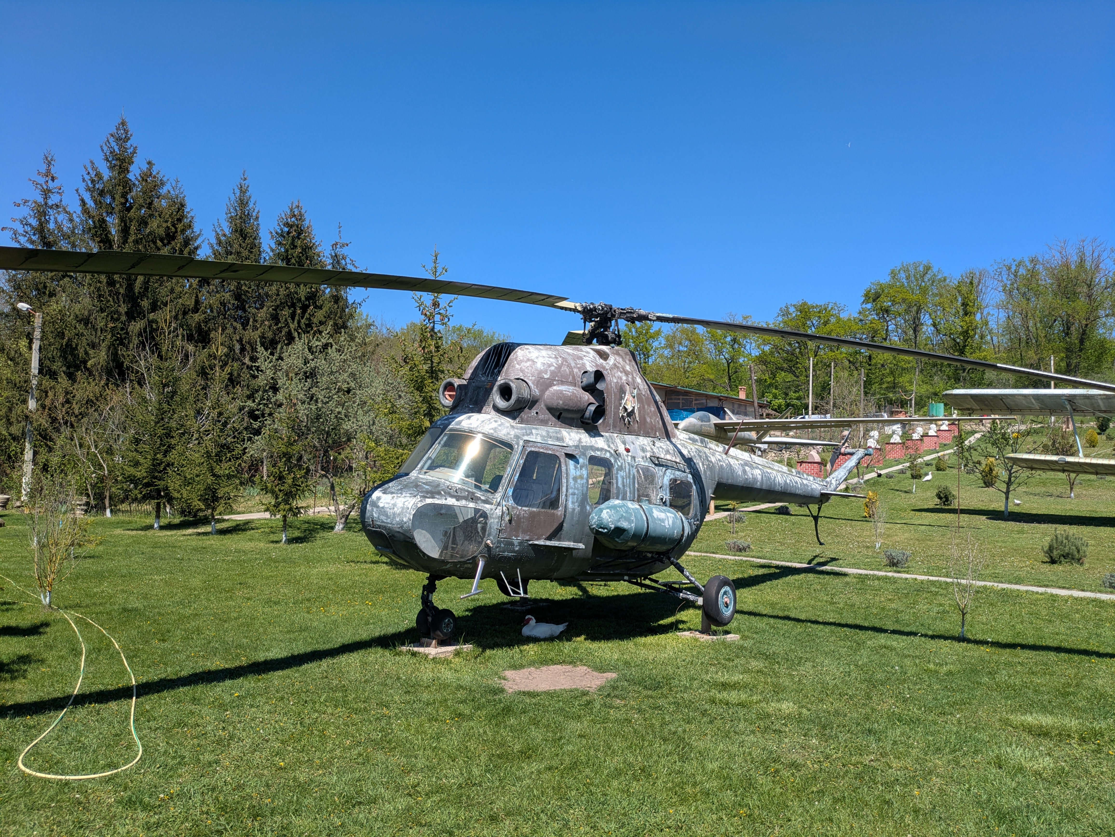 MD, District Ialoveni, Satul Suruceni, Elicopter Mil Mi-2