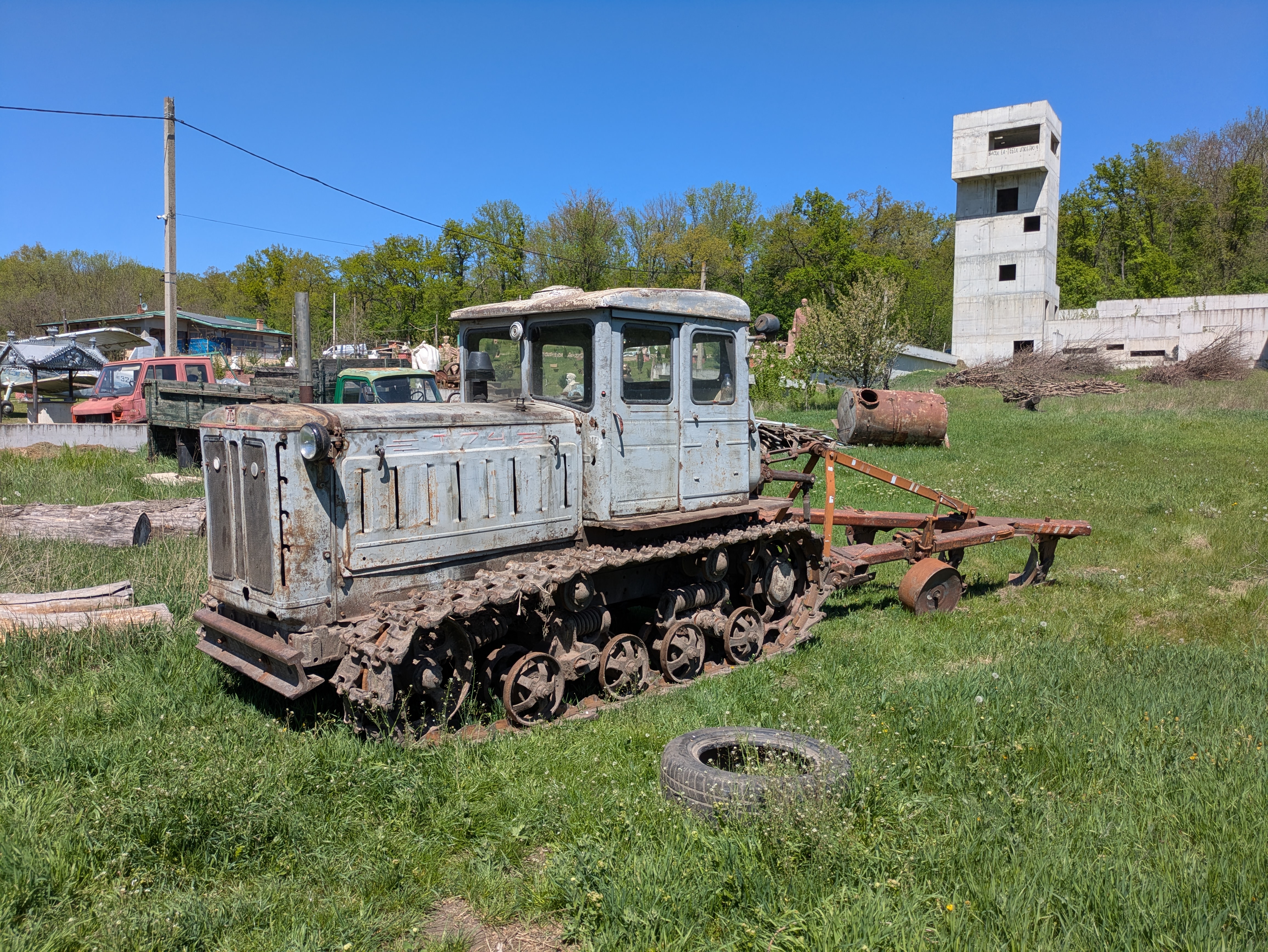 MD, Raionul Ialoveni, Satul Suruceni, Tractor T-74