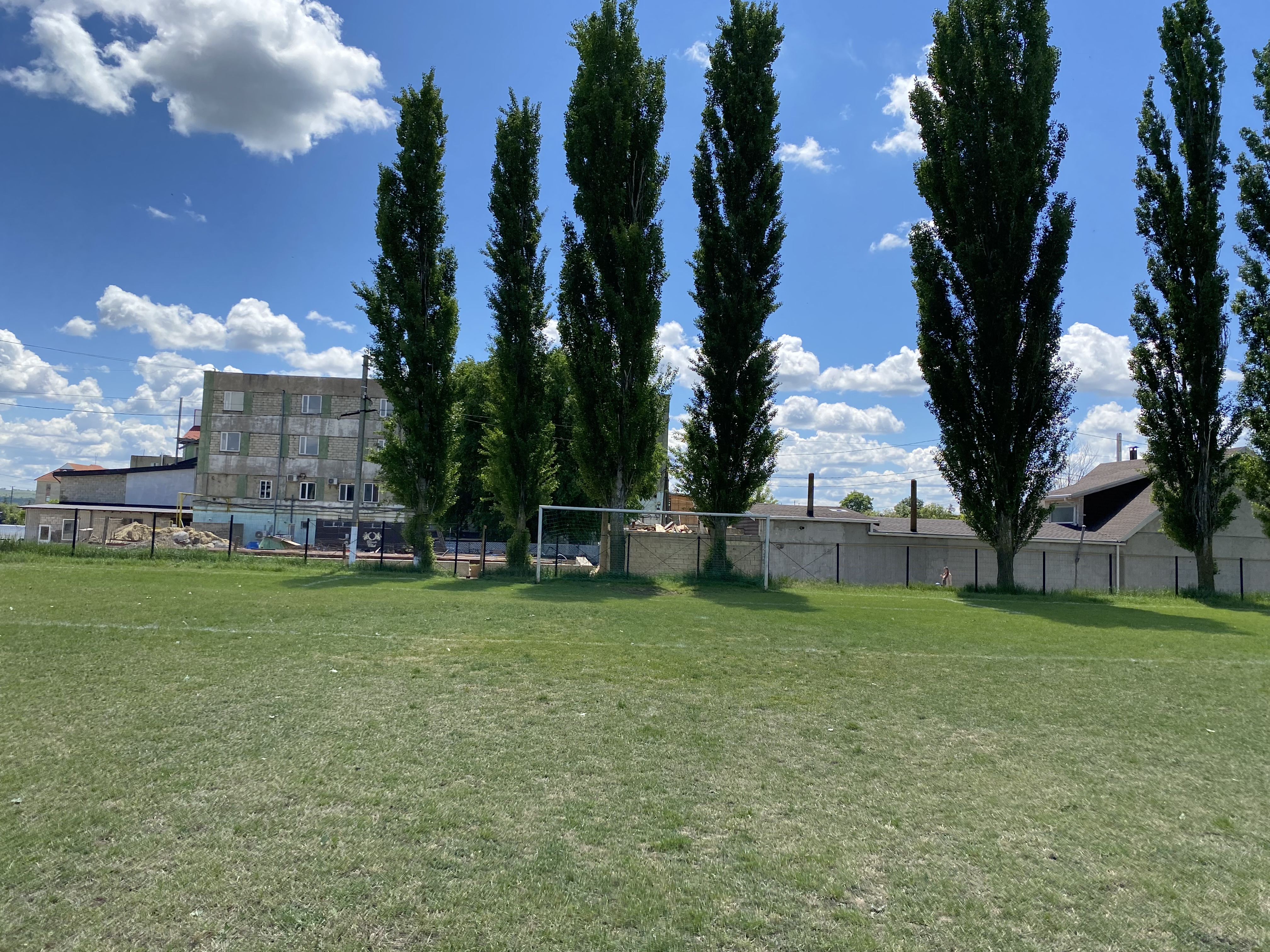 MD, Orasul Cantemir, Teren de fotbal, Poarta, Plopi