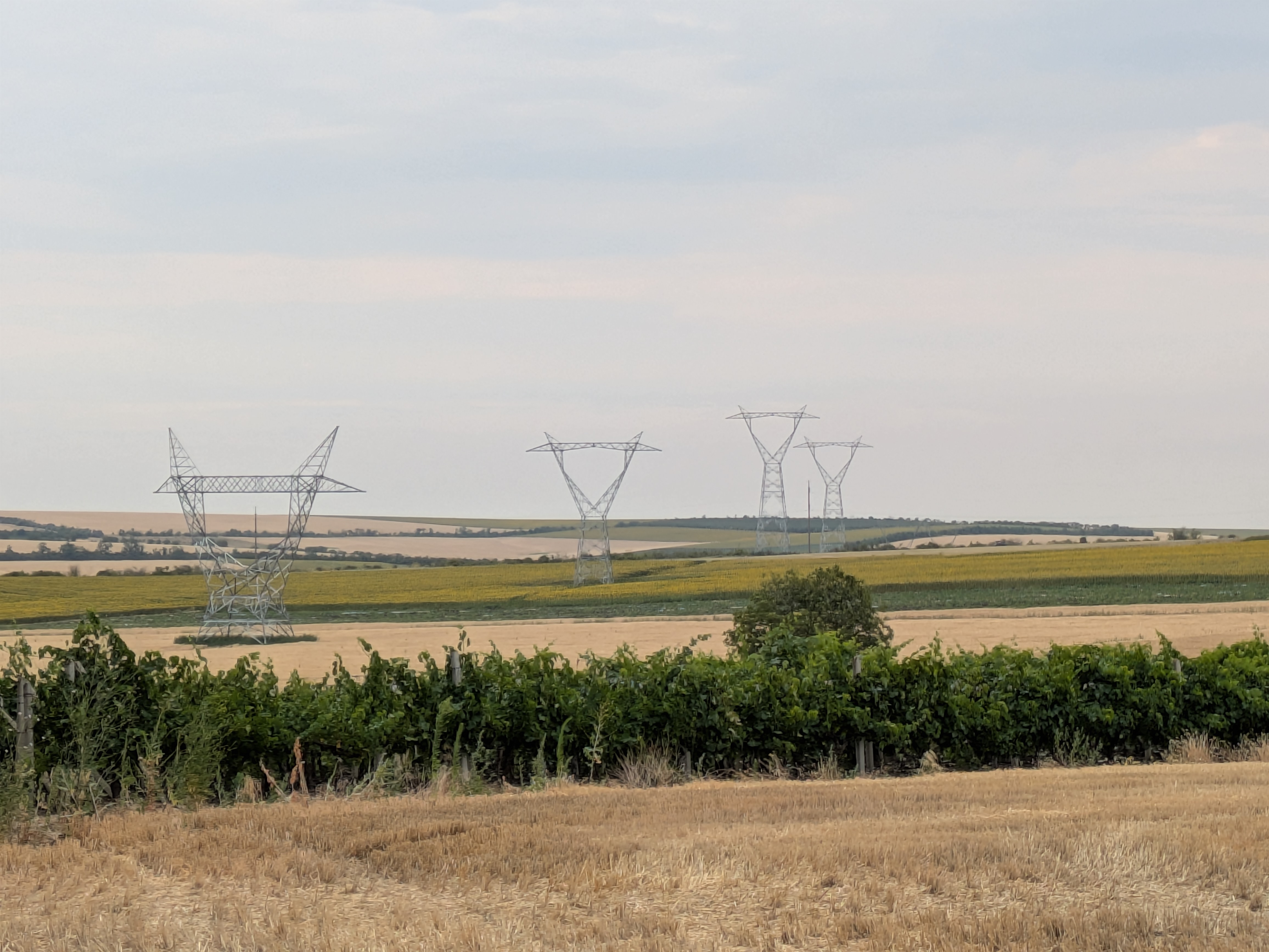 MD, Municipality Comrat, Satul Congazcicul de Jos, Stâlpii liniei electrice Vulcănești Chișinău 