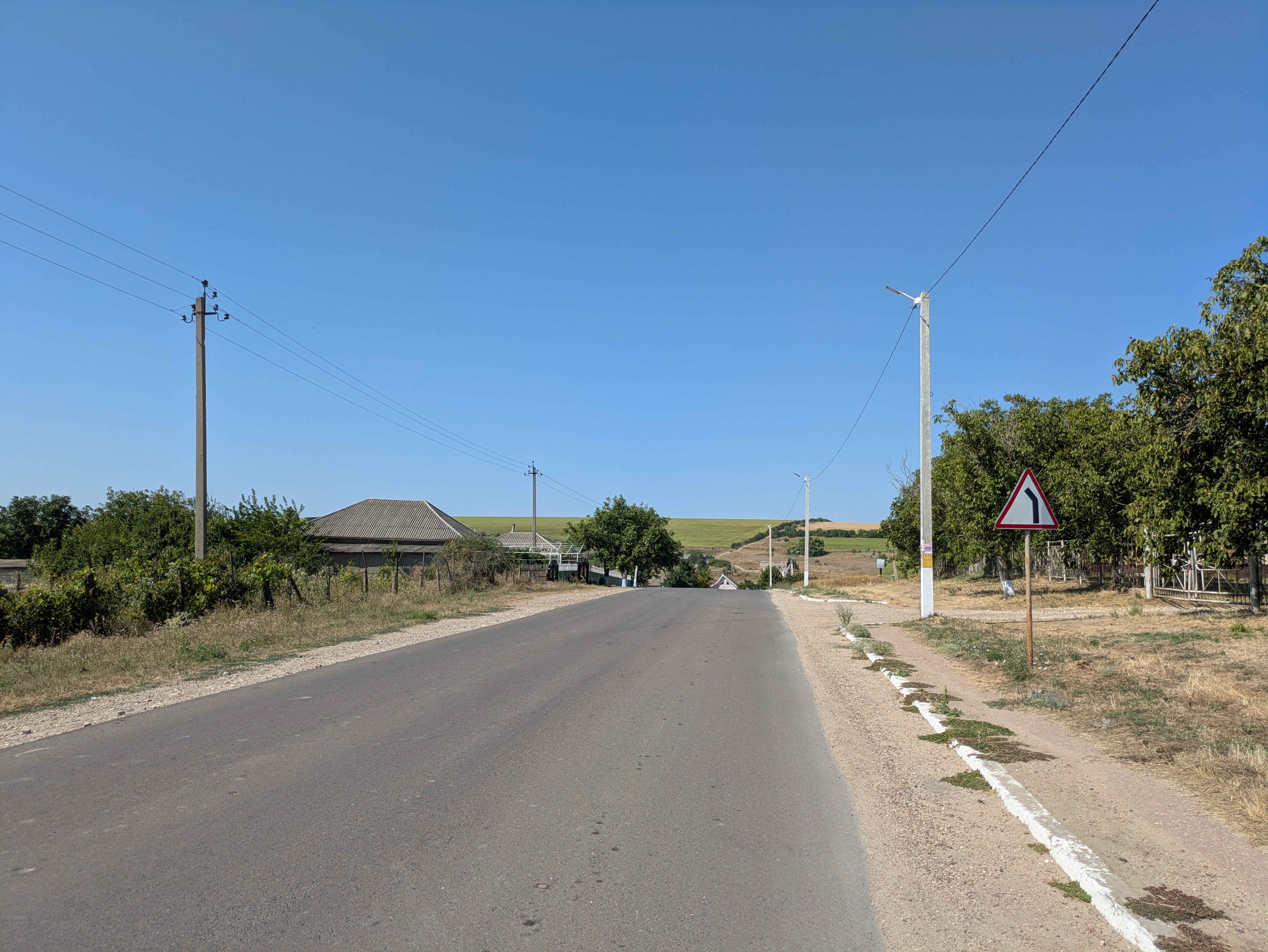 MD, Район Cimislia, Satul Iurievca, Drumul central 