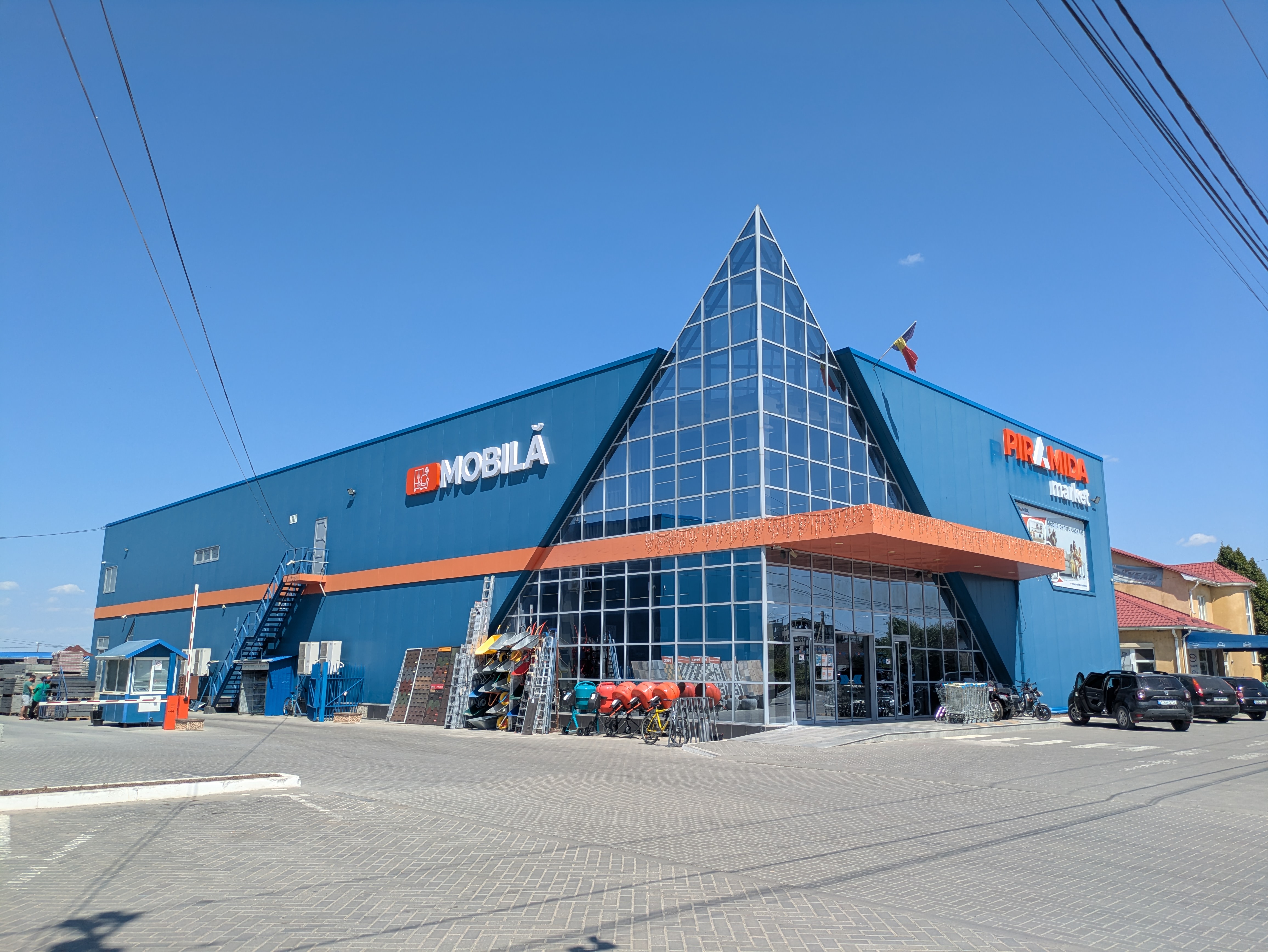 MD, Orasul Cimislia, Piramida Market Mobilă 