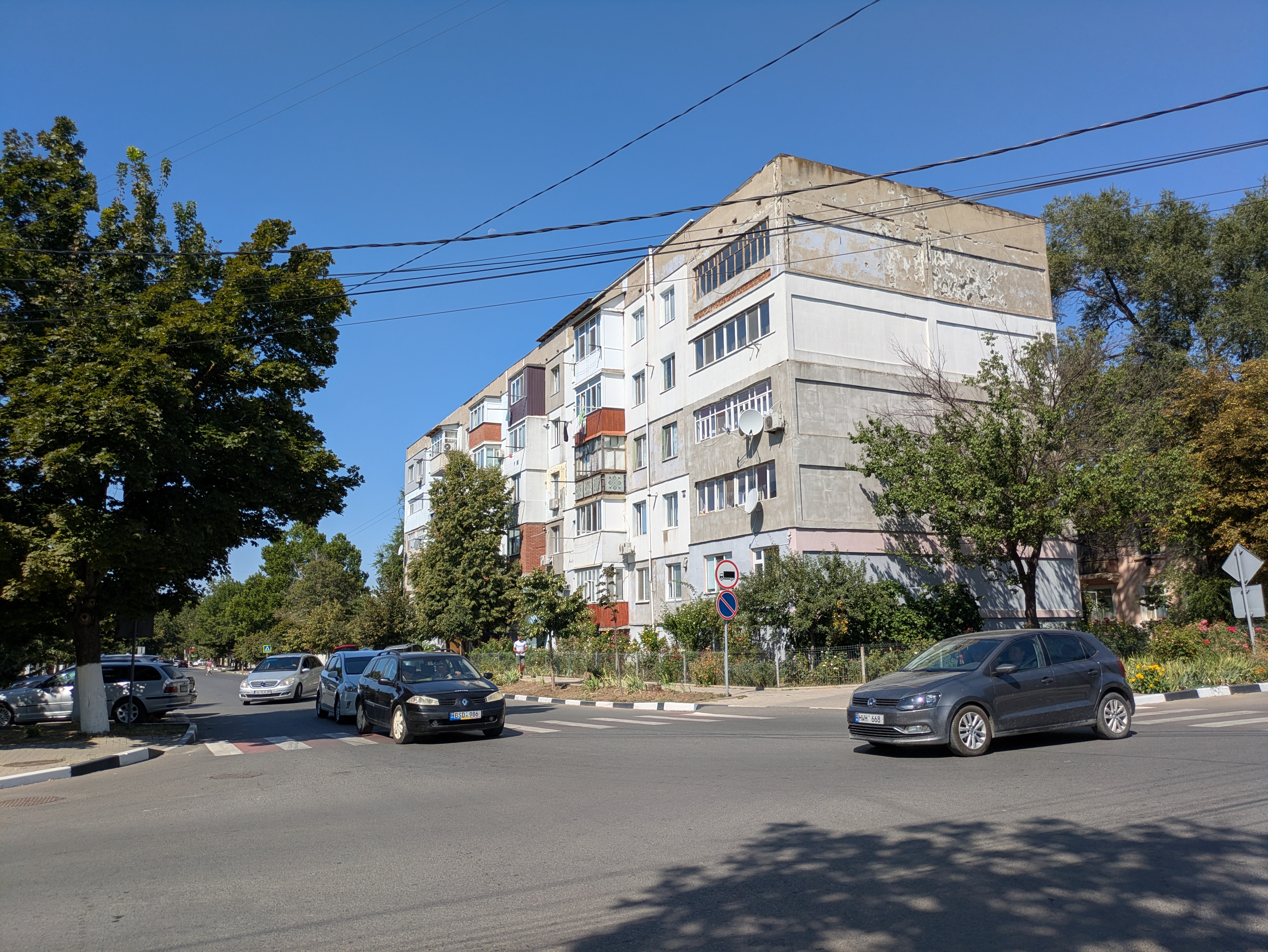 MD, Orasul Cahul, Intersectia strazilor Mihai Frunze si Bogdan Petriceicu Hajdeu