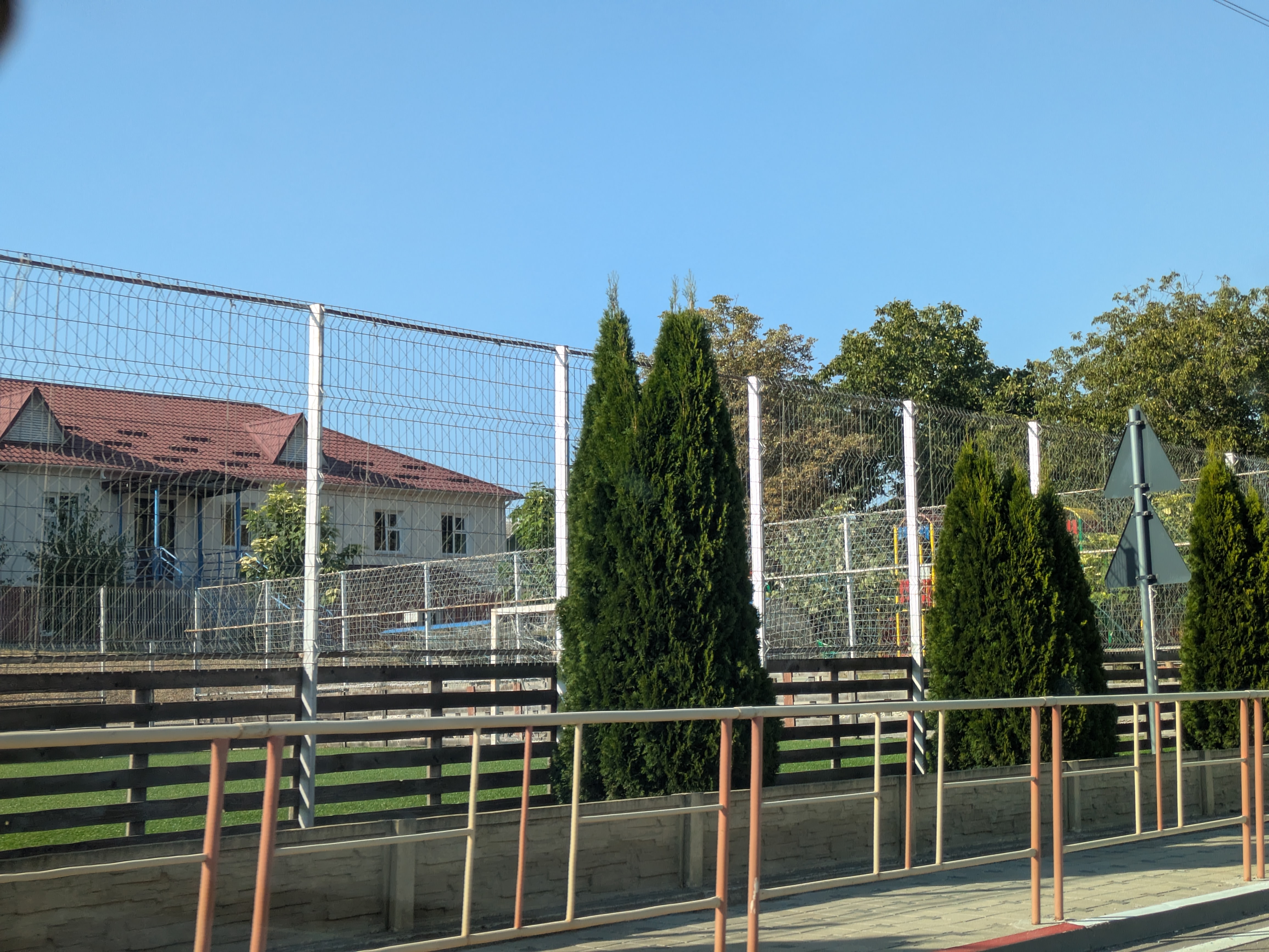 MD, Raionul Ialoveni, Satul Pojăreni, Teren sportiv