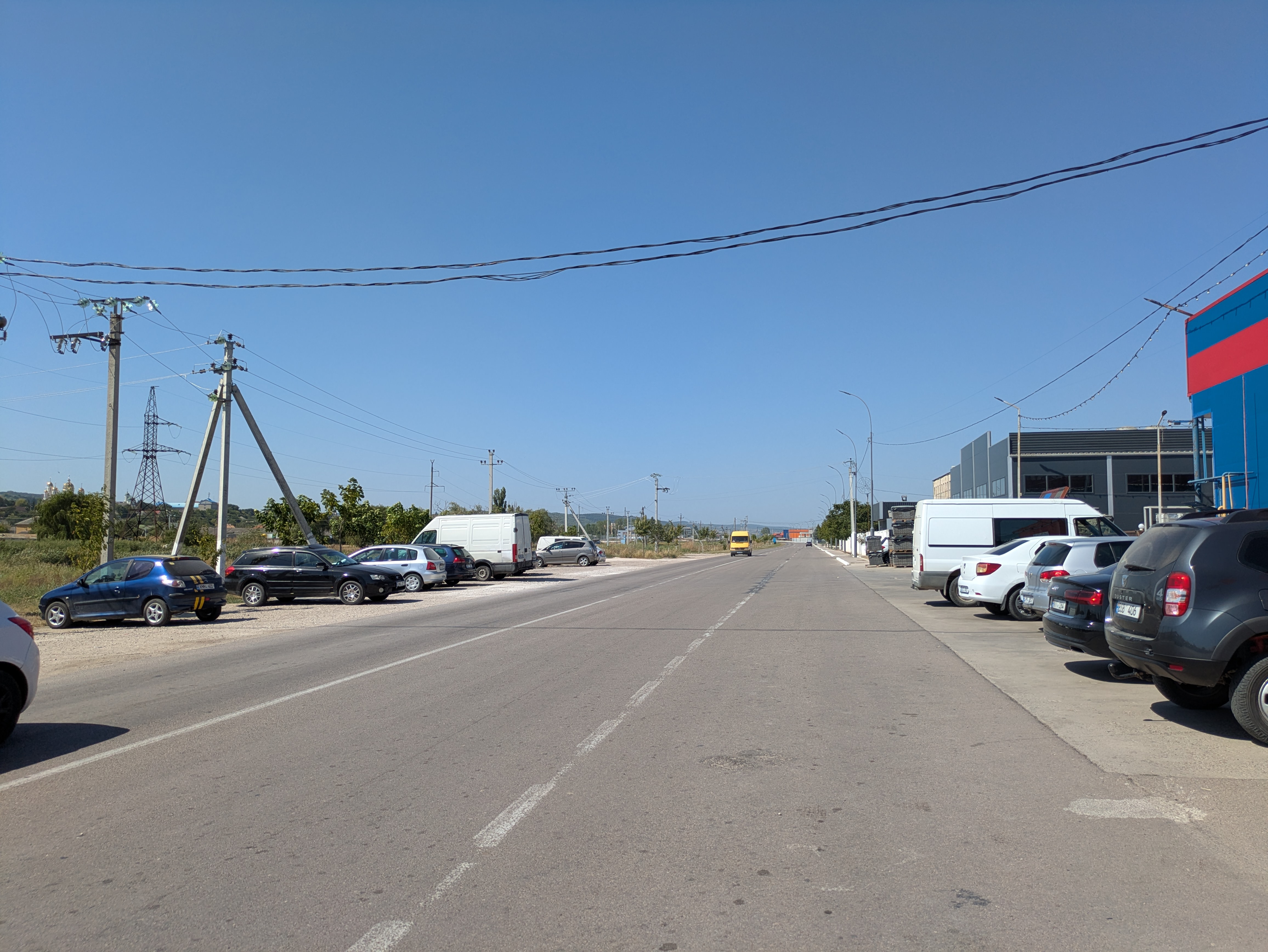 MD, Orasul Hînceşti, Parcare la magazinul Ungureanu