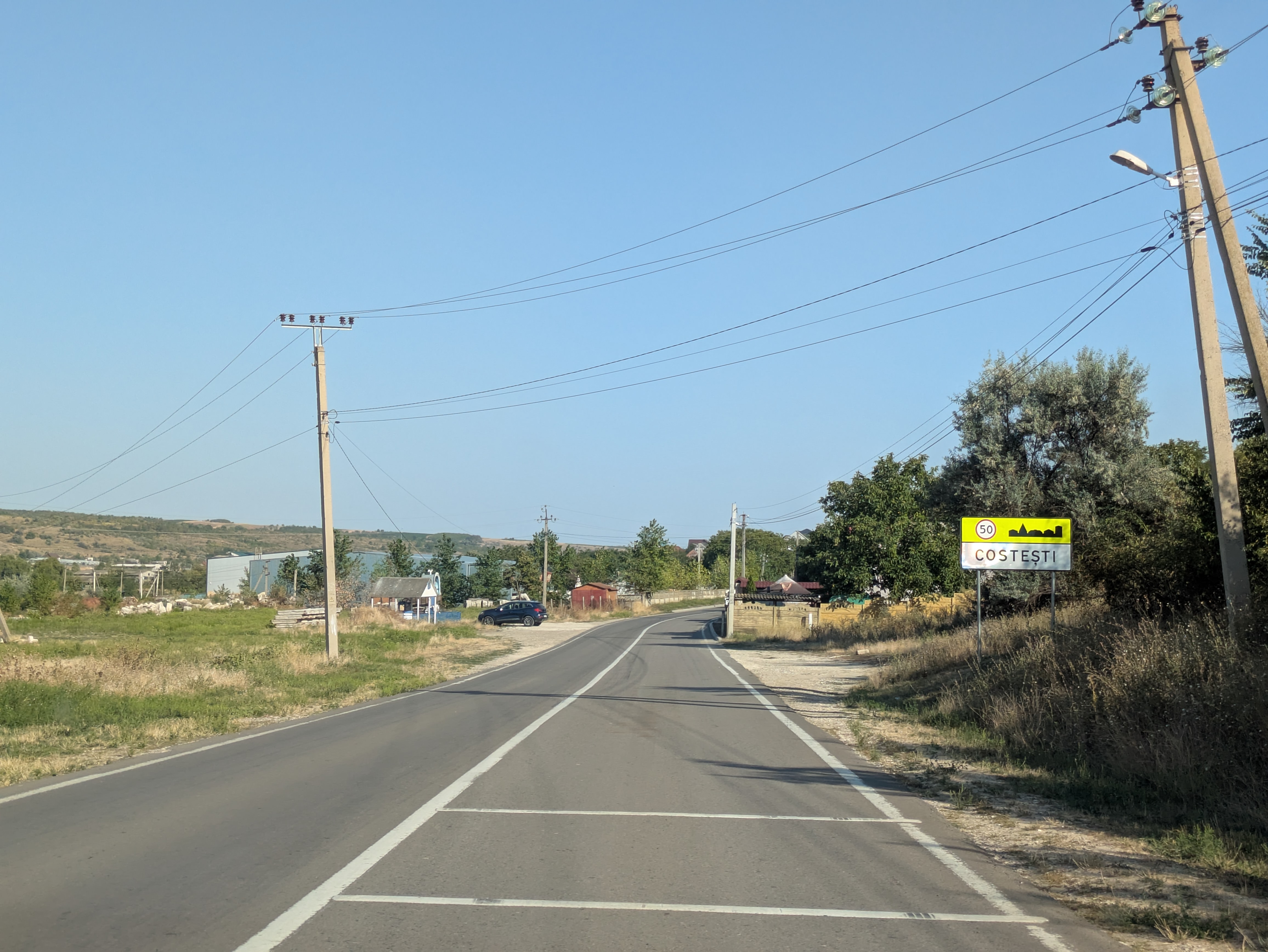 MD, Raionul Ialoveni, Satul Costeşti, Intrarea in satul Costesti