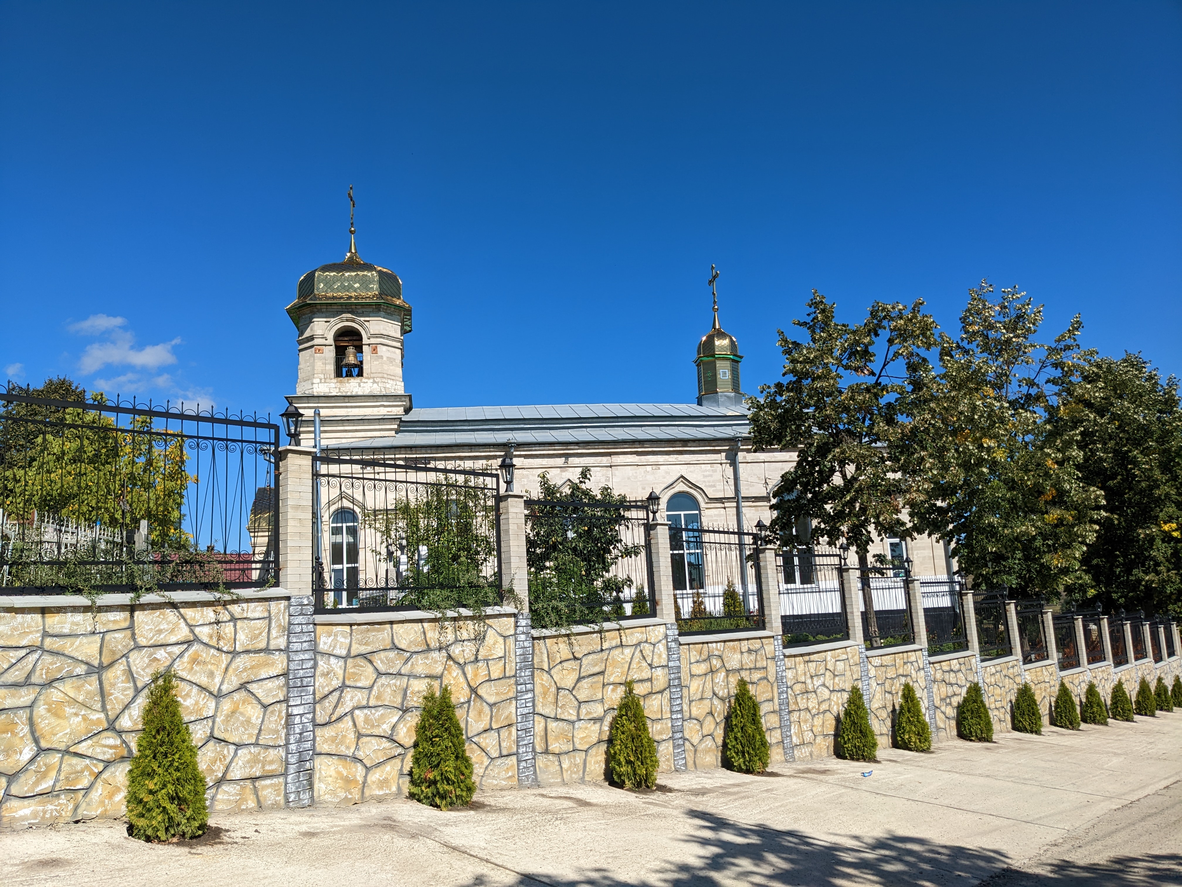 MD, Район Ialoveni, Satul Vasieni, Gardul Bisericii