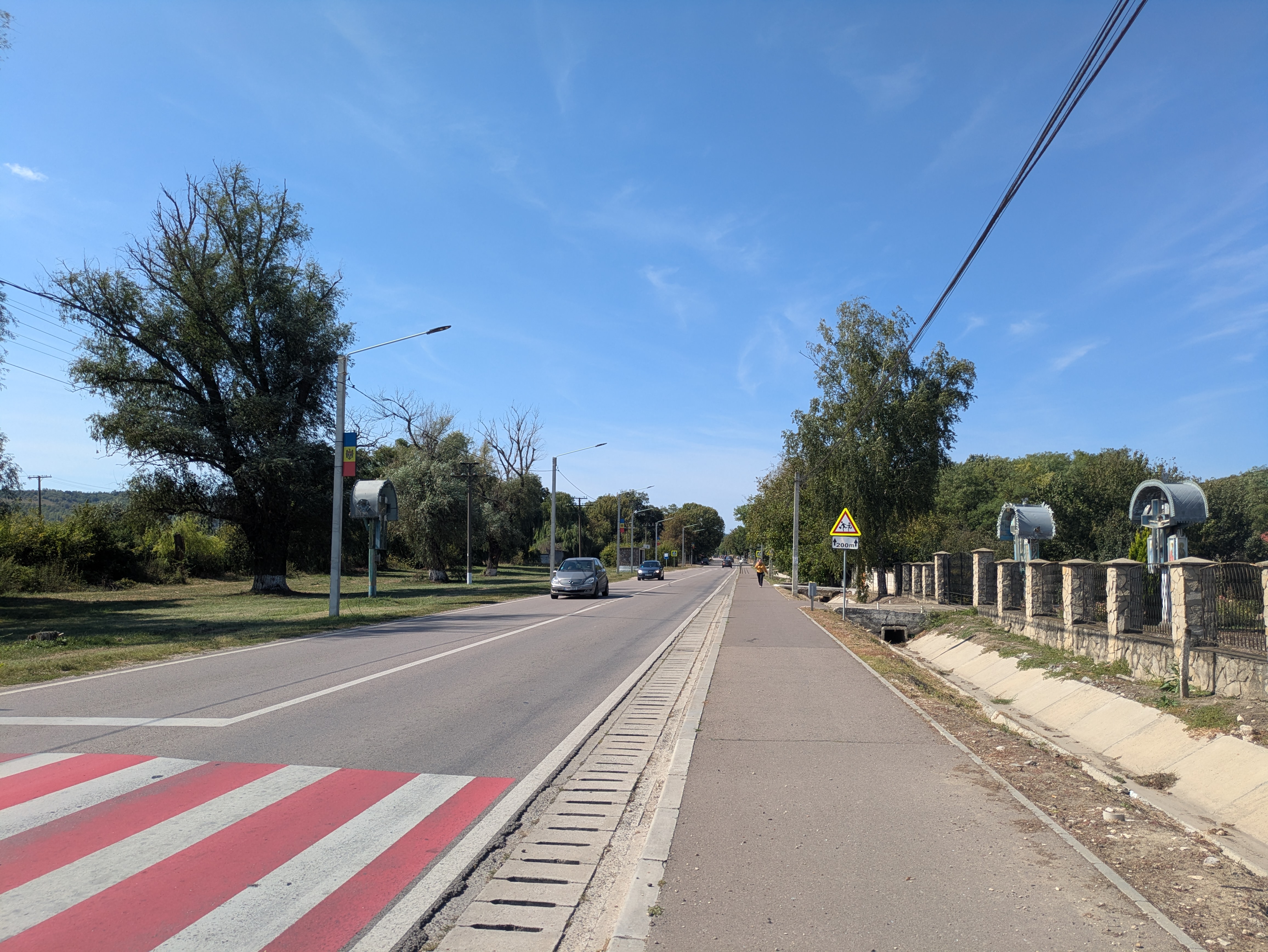 MD, District Straseni, Orasul Bucovat, Drumul R1 prin Bucovăț 