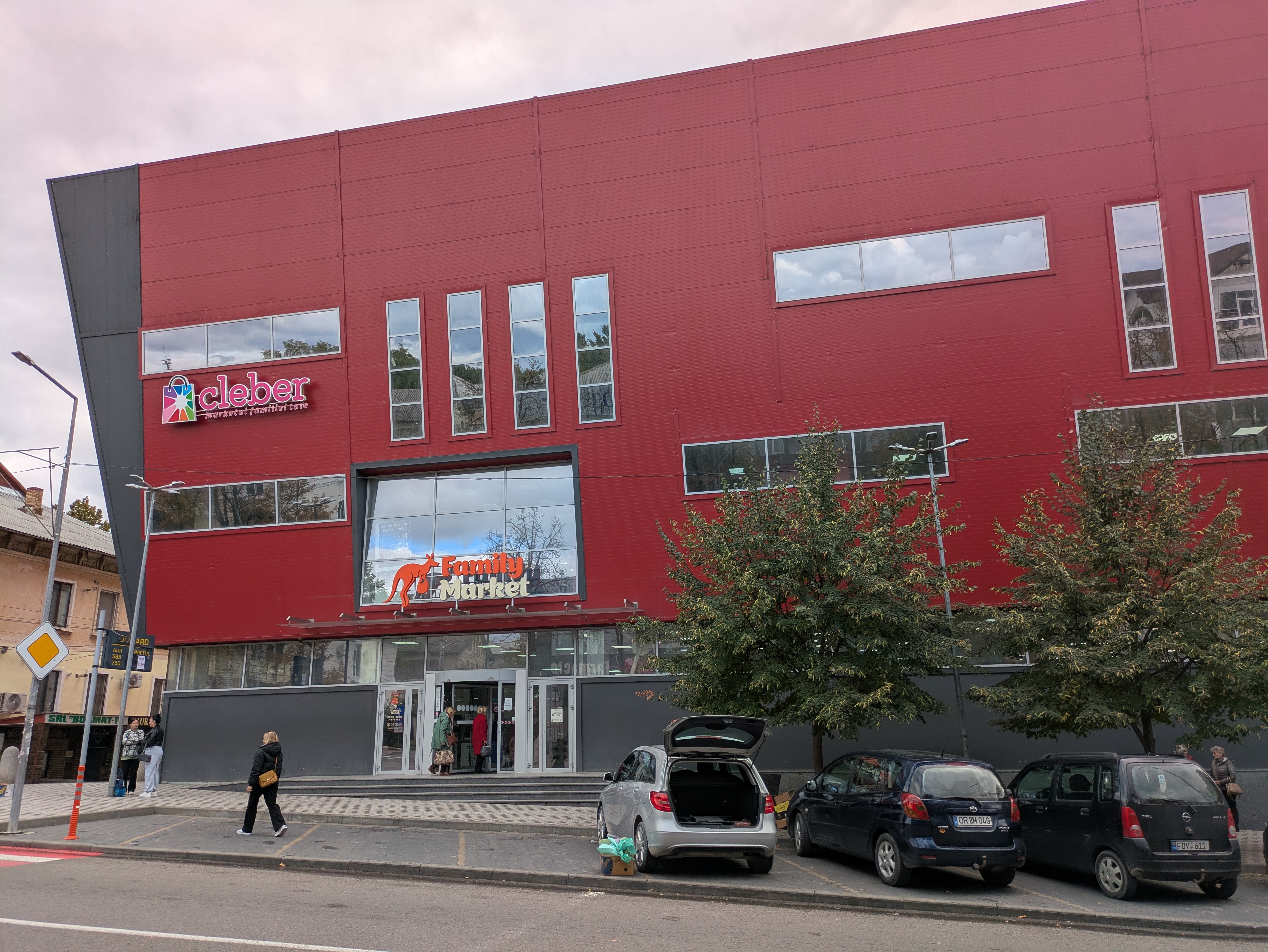 MD, Orasul Orhei, Family Market, Cleber, Azart 