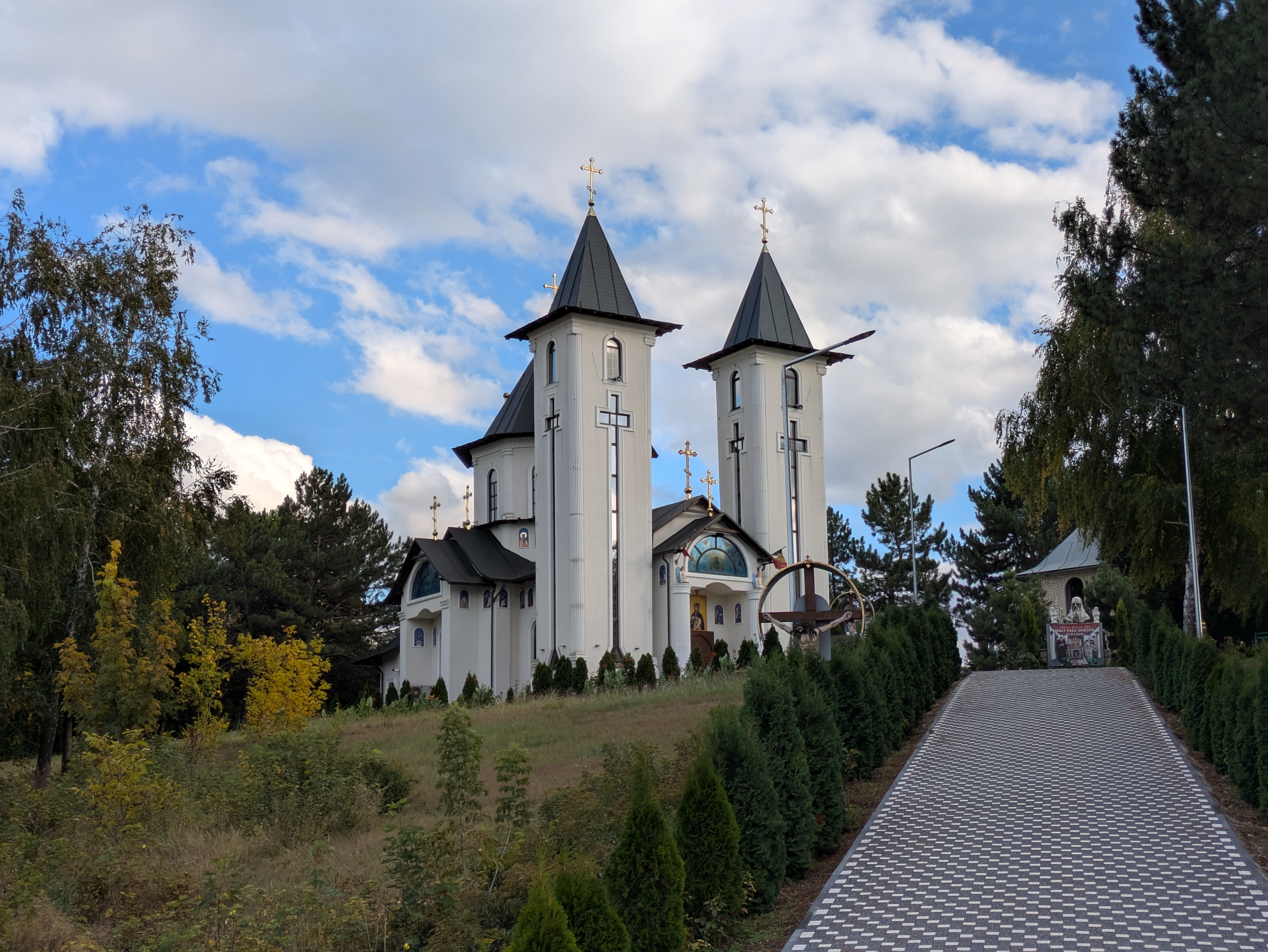 MD, Район Criuleni, Satul Ratus, Biserica nou din Ratuș 