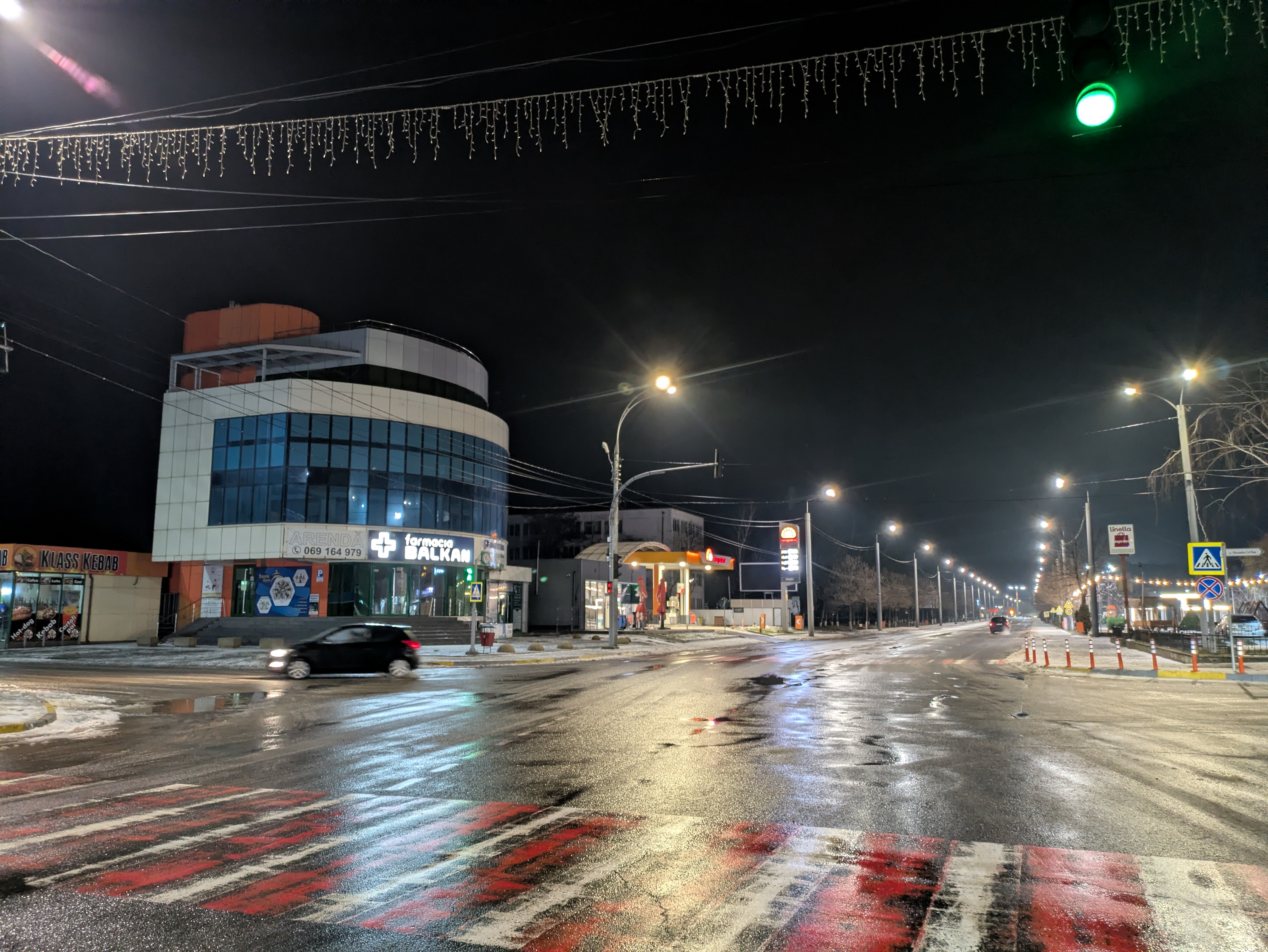 MD, Orasul Hînceşti, Farmacia Balkan, Rompetrol