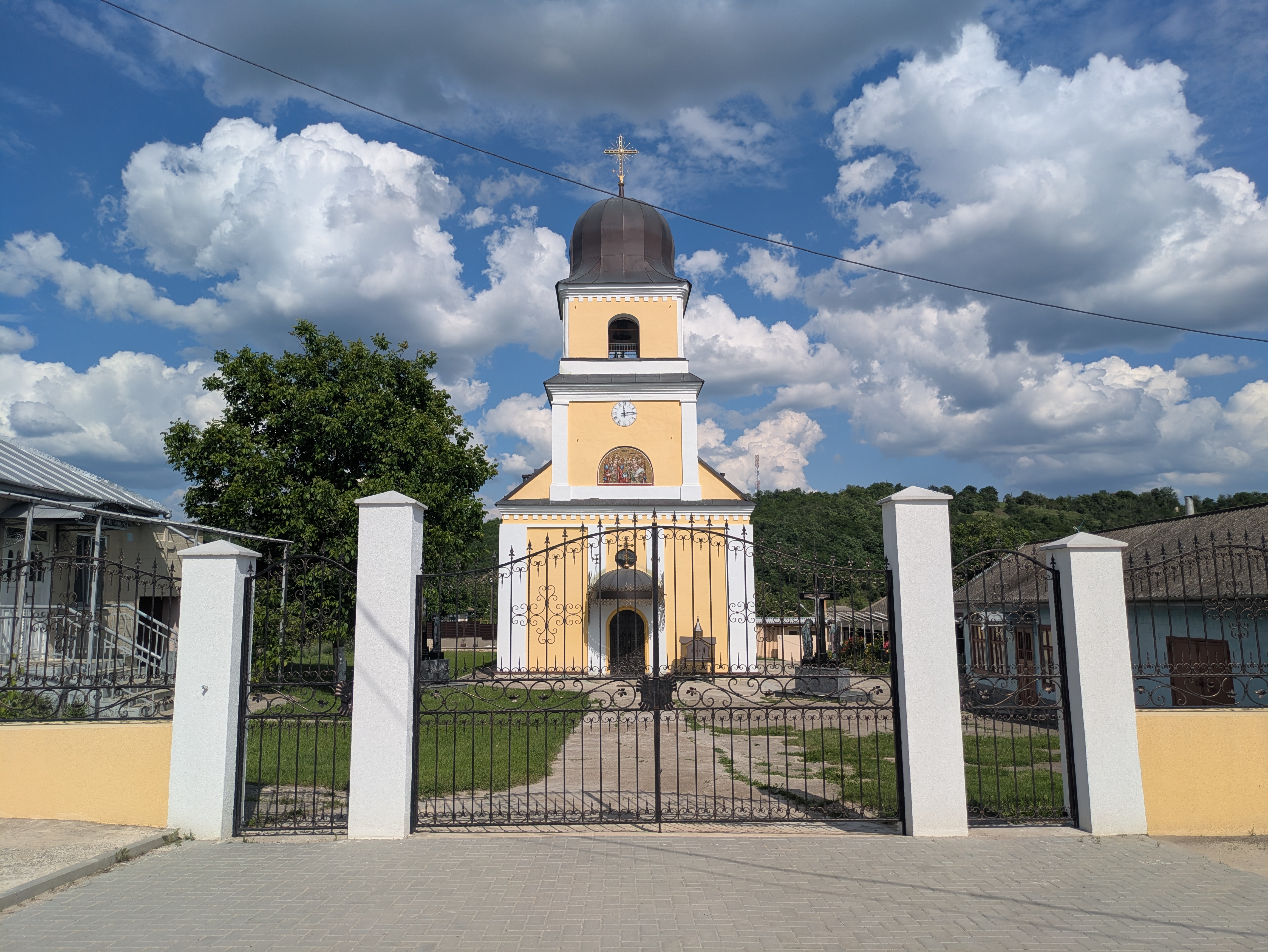 MD, Район Hincesti, Satul Lapusna, Biserica Lapusna
