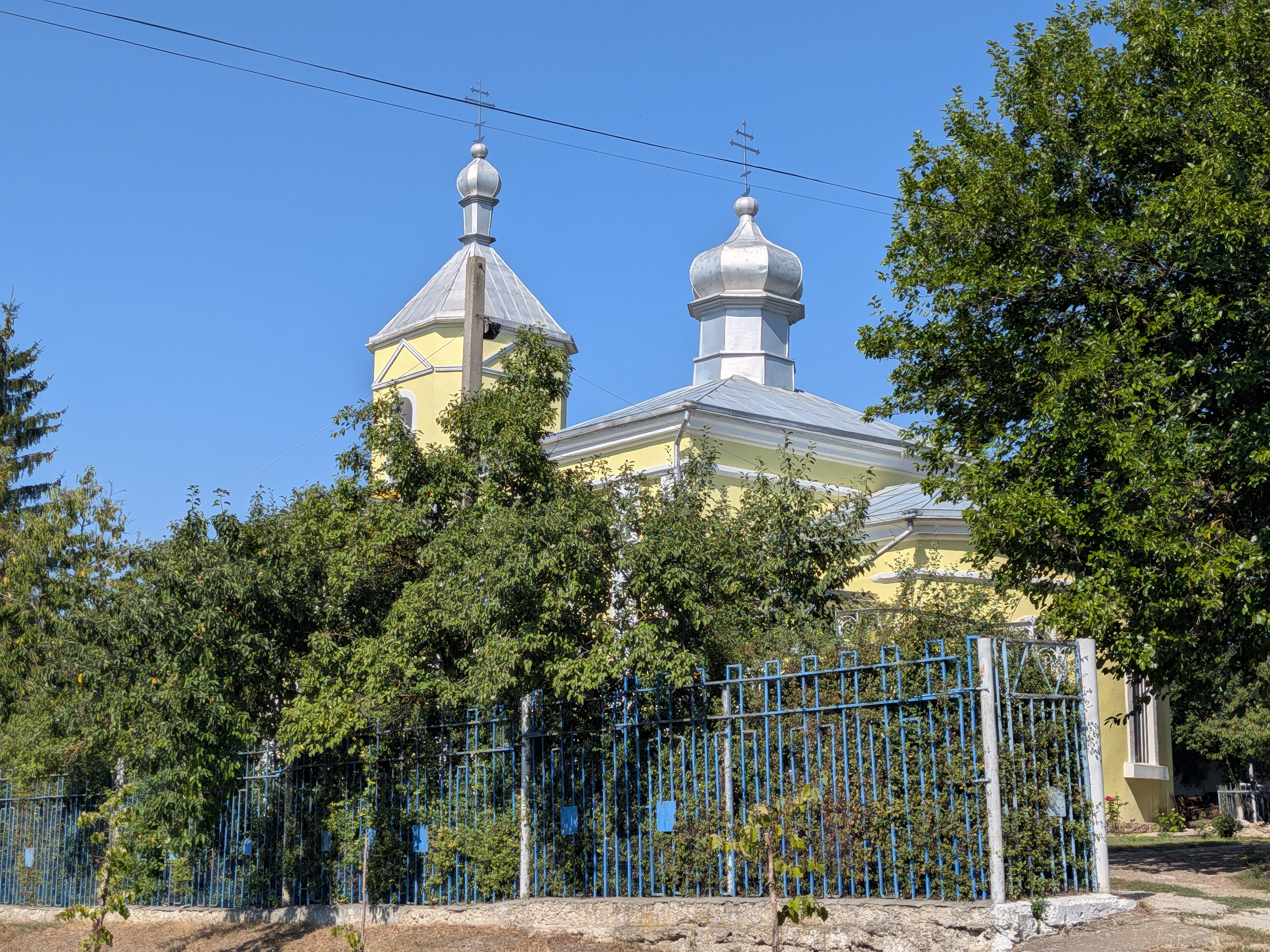 MD, District Hincesti, Satul Fundul Galbenei, Biserica Fundul Galbenei