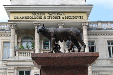 MD, Orasul Chisinau, Lupoaica, Romulus şi Remus, Muzeul National de Arhiologie si Istorie a Moldovei 