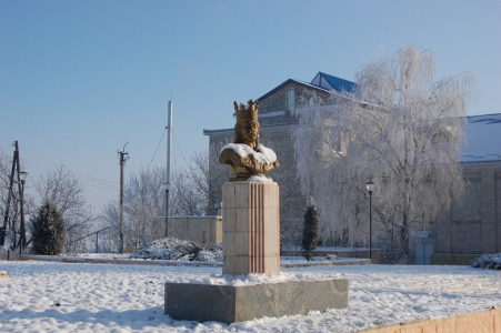 MD, Orasul Hincesti, Monument lui Ștefan cel Mare