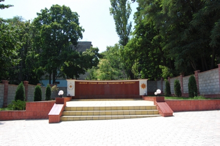 MD, Orasul Chisinau, Monument Glorie Eternă Eroilor Salvatori și Pompieri