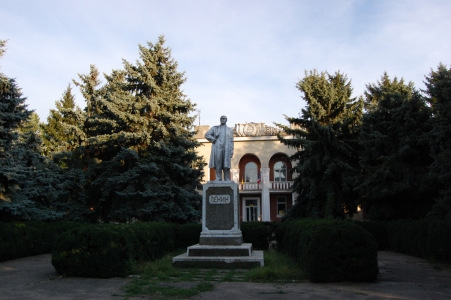 MD, Municipiul Comrat, Orasul Vulcăneşti, Monument lui Lenin