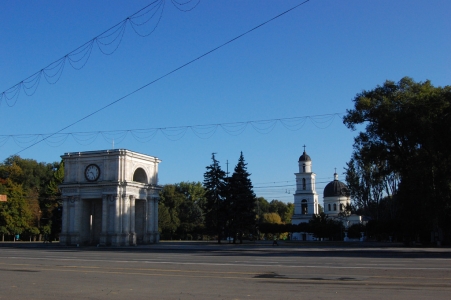 MD, Orasul Chisinau, Arca de Triumf si Clopotnita