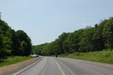 MD, Municipiul Chişinău, Satul Dumbrava, Soseaua Balcani, Drumul E581, Drum prin padure