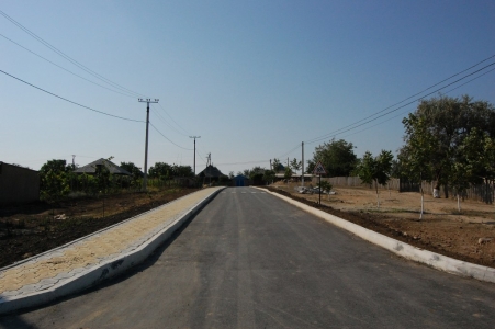 MD, Raionul Cantemir, Satul Hănăseni, Drum si trotuar noi construite