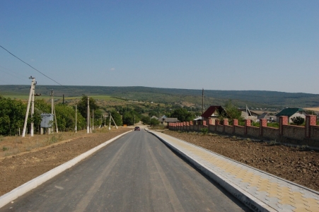 MD, Raionul Cantemir, Satul Hănăseni, Drum asfaltat in sat