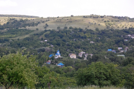 MD, Raionul Nisporeni, Satul Cristeşti, Biserica, Casele din sat