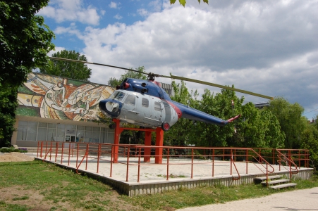 MD, Orasul Chişinău, Elicopter exponat in parcul Universitatii Tehnice