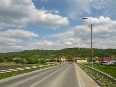 MD, Raionul Hînceşti, Satul Sărata-Galbenă, Drumul R34 Prin satul Sarata Galbena