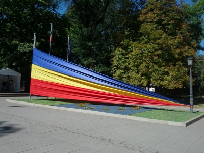 MD, Orasul Chisinau, Tricolor in Scuarul Europei
