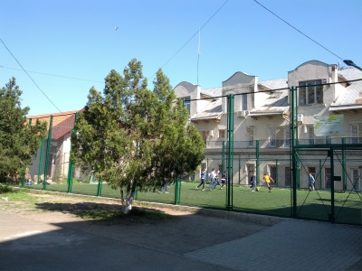 MD, Orasul Chişinău, Terenul de fotbal de la Liceul Lucian Blaga