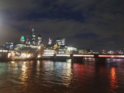 GB, Vedere spre City of London de pe Tamisa