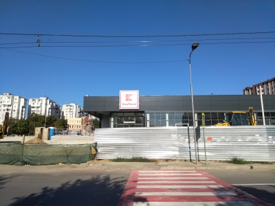 MD, Orasul Chişinău, Kaufland la Ciocana trecere pentru pietoni