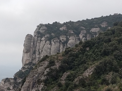 ES, Crucea de pe Montserrat