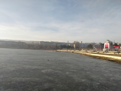 MD, Orasul Chişinău, Sculeanca, Plaja în reconstrucție, lacul înghețat