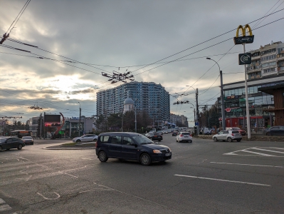 MD, Orasul Chişinău, Intersecția cu sens giratoriu de pe Bulevardul Moscova 