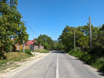 MD, Raionul Străşeni, Satul Ciobanca, Drumul central prin sat