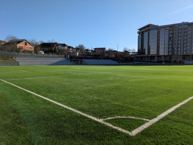 MD, Orasul Ialoveni, Teren de fotbal cu iarba artificiala 