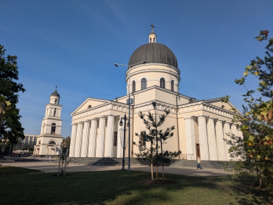 MD, Orasul Chişinău, Clopotnița și Catedrala 