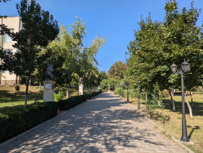 MD, Orasul Călăraşi, Aleia Domnitorilor Călărași 