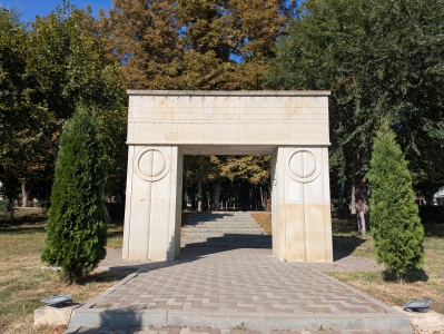 MD, Orasul Călăraşi, Poarta sărutului la Călărași 