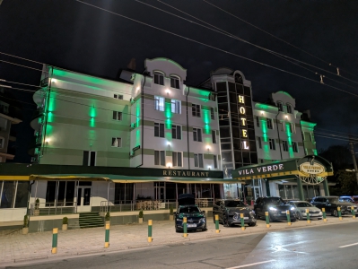 MD, Orasul Chisinau, Hotel Vila Verde, Iluminare noaptea 