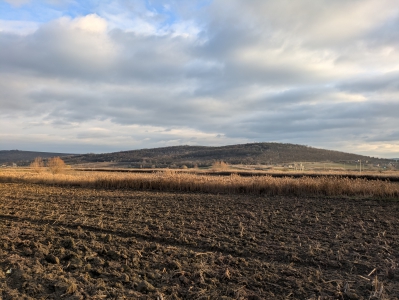 MD, Municipiul Chişinău, Satul Revaca, Camp arat, vedere spre lacul Revaca 