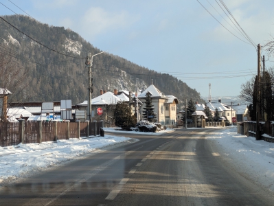 RO, Pojorâta, Drumul central