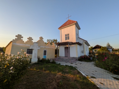 MD, Raionul Cahul, Satul Baurci-Moldoveni, Biserica Baurci Moldoveni, Crucea de Piatra