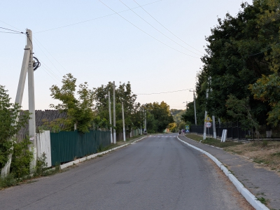 MD, Raionul Străşeni, Satul Recea, Drumul central in satul Recea